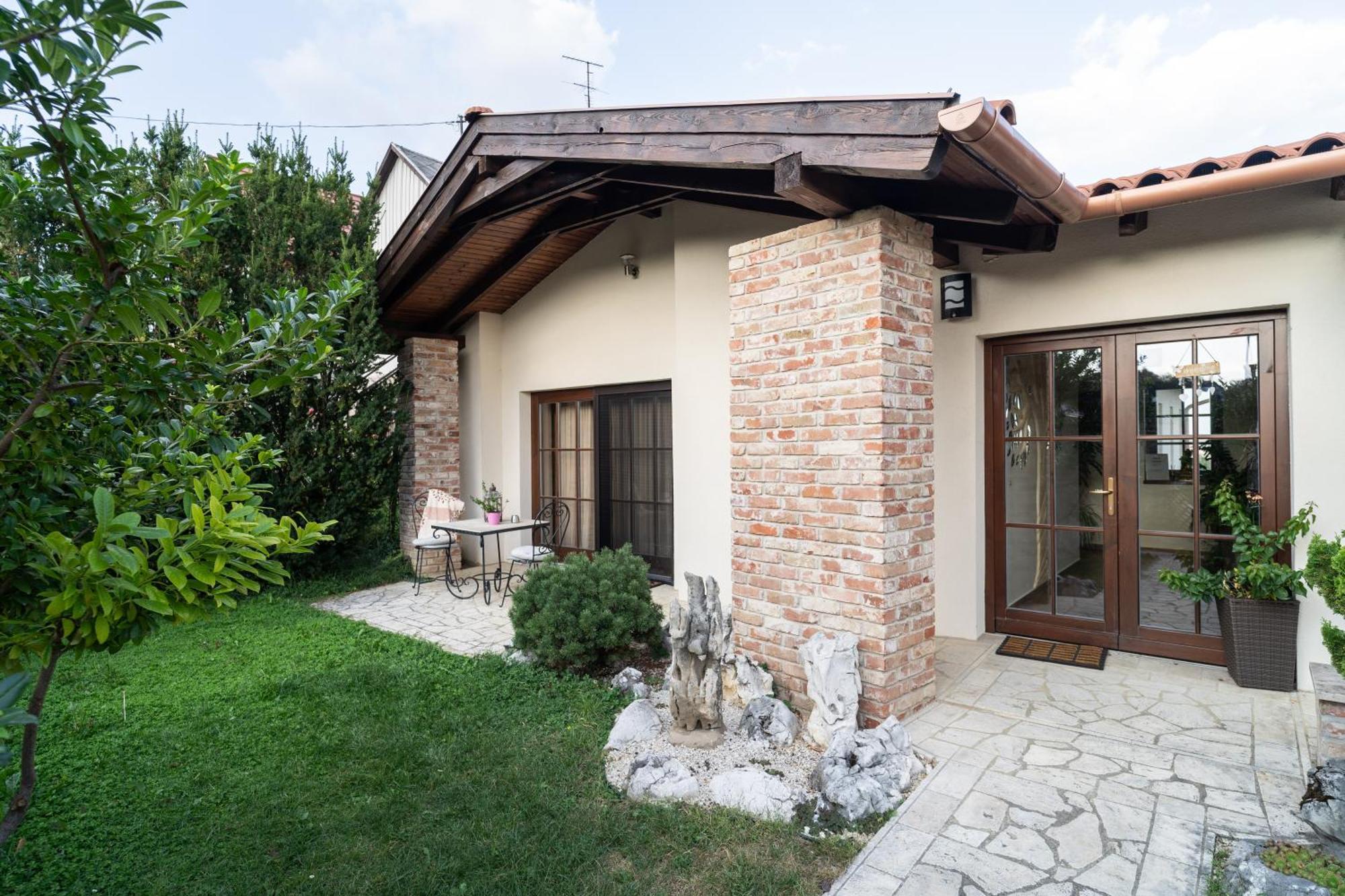 Garden Apartment